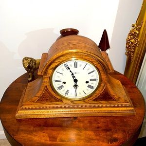 Howard Miller Worthington Mantle Clock Oak Finish Model No. 613-102